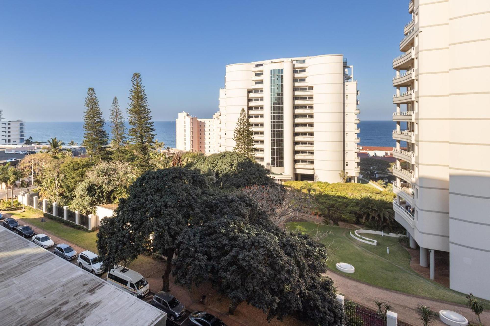 402 Lighthouse Mall - By Stay In Umhlanga Durban Exterior photo